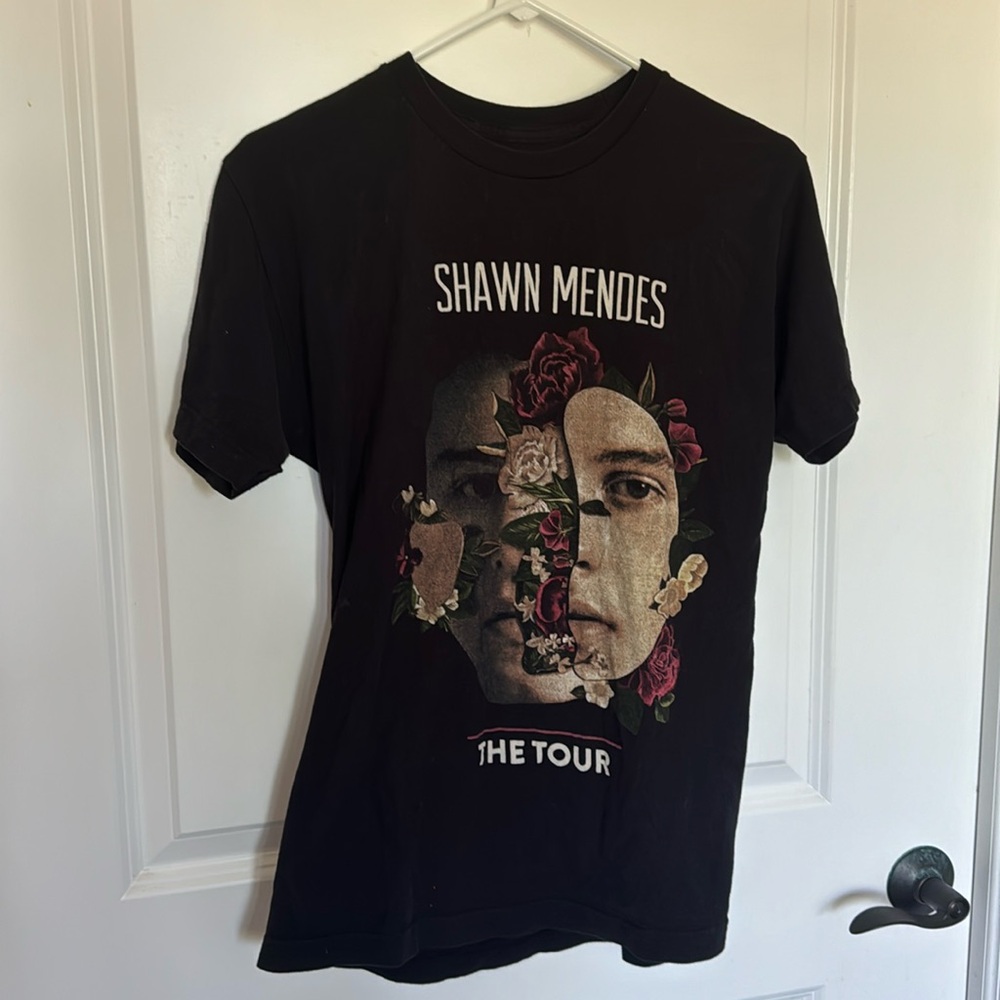 Shawn Mendes concert shirt